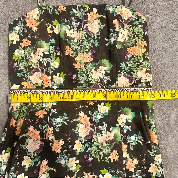 Alice + Olivia Florence Gown - Picture 13 of 16